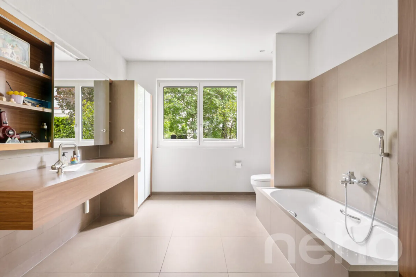 Exklusive Villa mit Wellnessbereich und Panorama-Aussicht - Foto 10 von 12