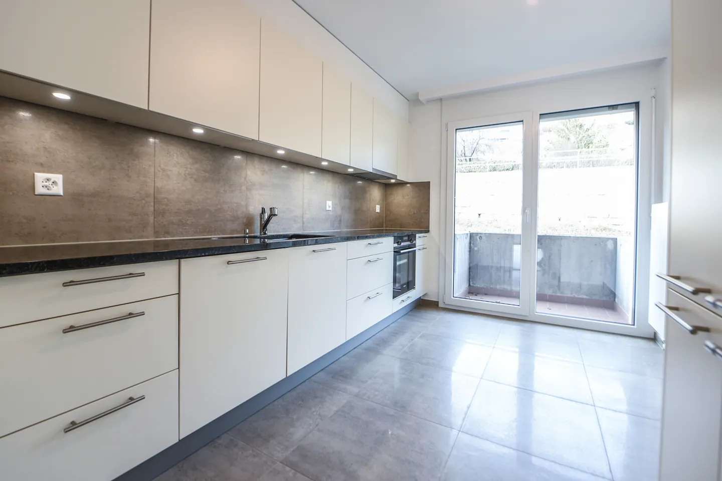 Sion, 5 Rooms, 450 m from the Old Town, Stunning View and Absolute Peace - Photo 8 of 19