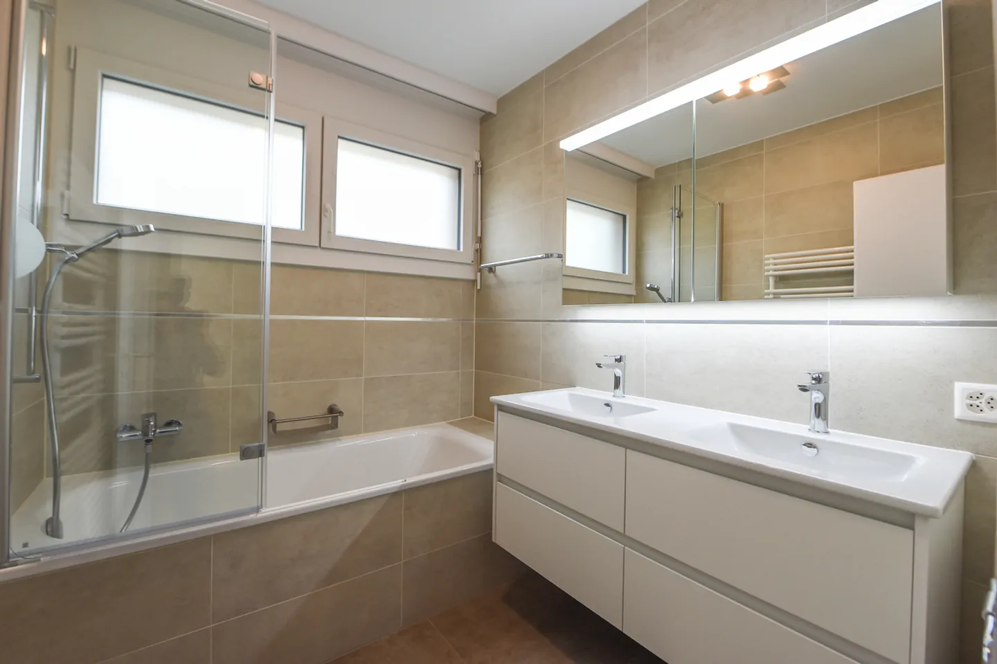 Sion, 5 Rooms, 450 m from the Old Town, Stunning View and Absolute Peace - Photo 11 of 19