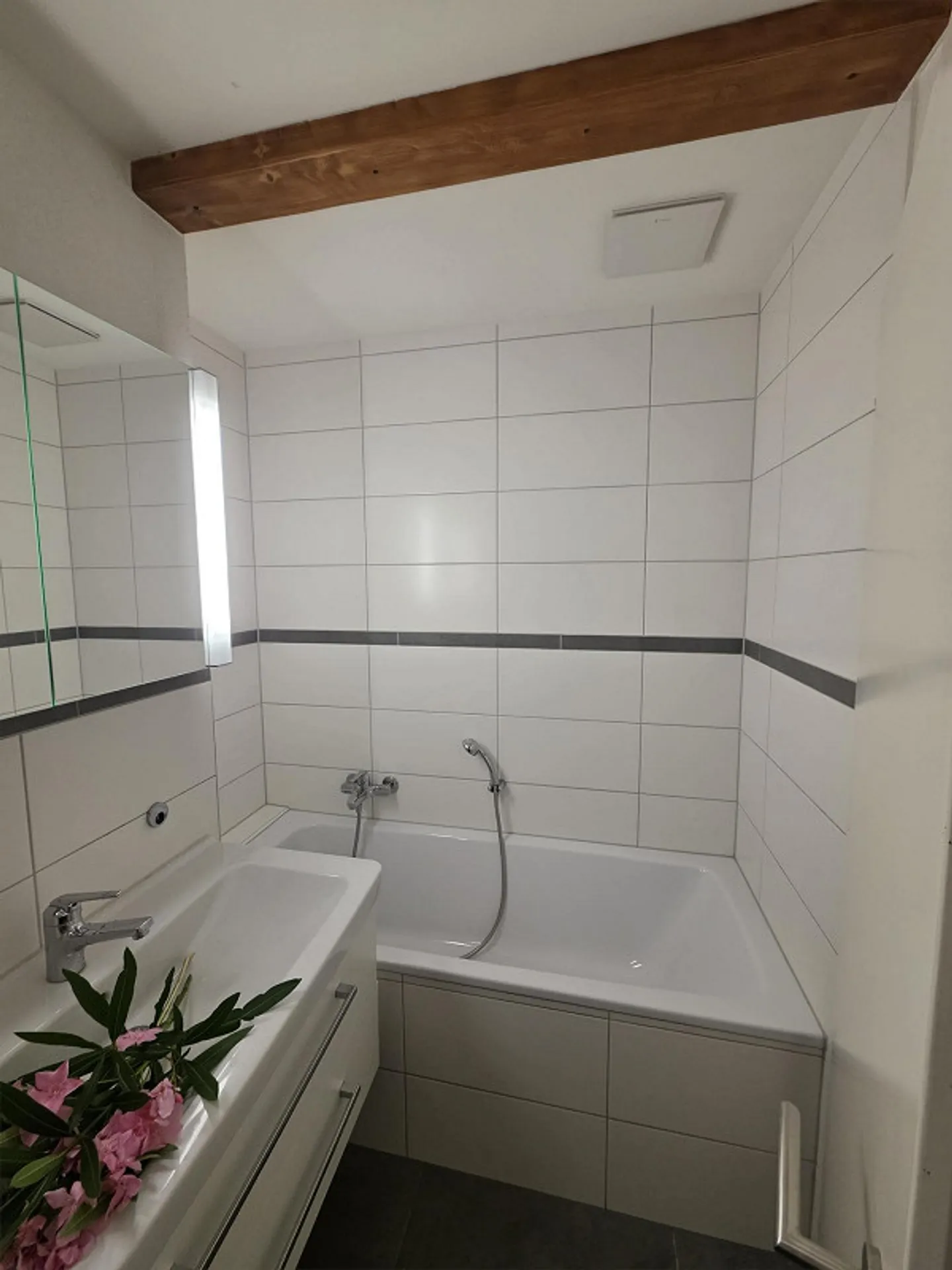 Charming 3-room apartment with garden in a well-maintained Basel Burckhardt house - Photo 4 of 7
