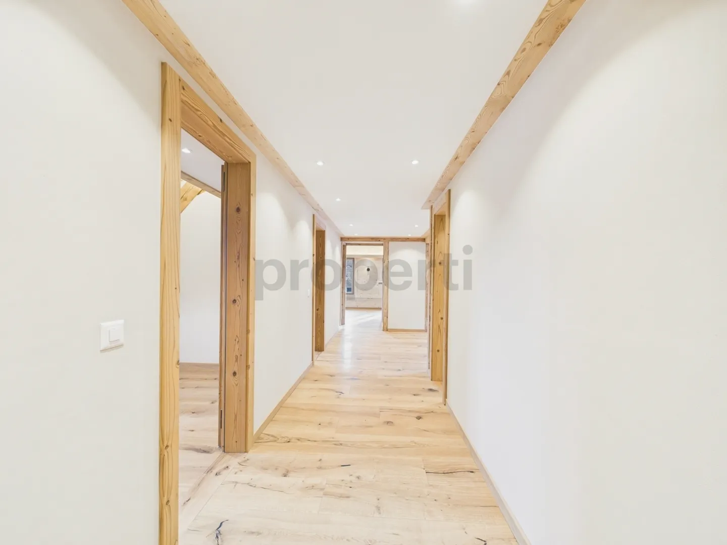 Appartement en attique de 4,5 pièces récemment rénové à Oberdiessbach - Photo 7 sur 11