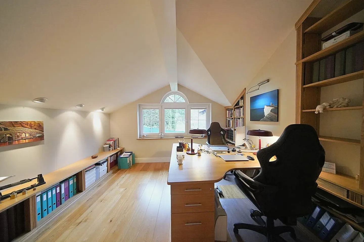 Generous 6-bedroom villa (9 rooms) full of surprises - Photo 7 of 13