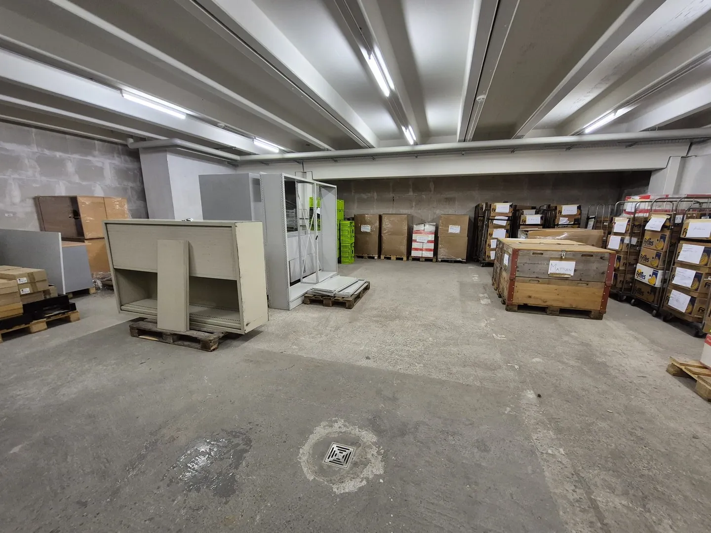 Spazi di stoccaggio versatili con ascensore - Foto 6 di 8