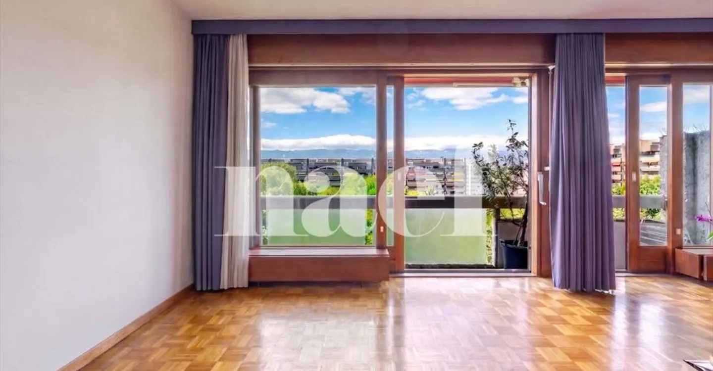 Petit-Saconnex - Bright apartment with unobstructed view just steps from international organizations - Photo 1 of 10