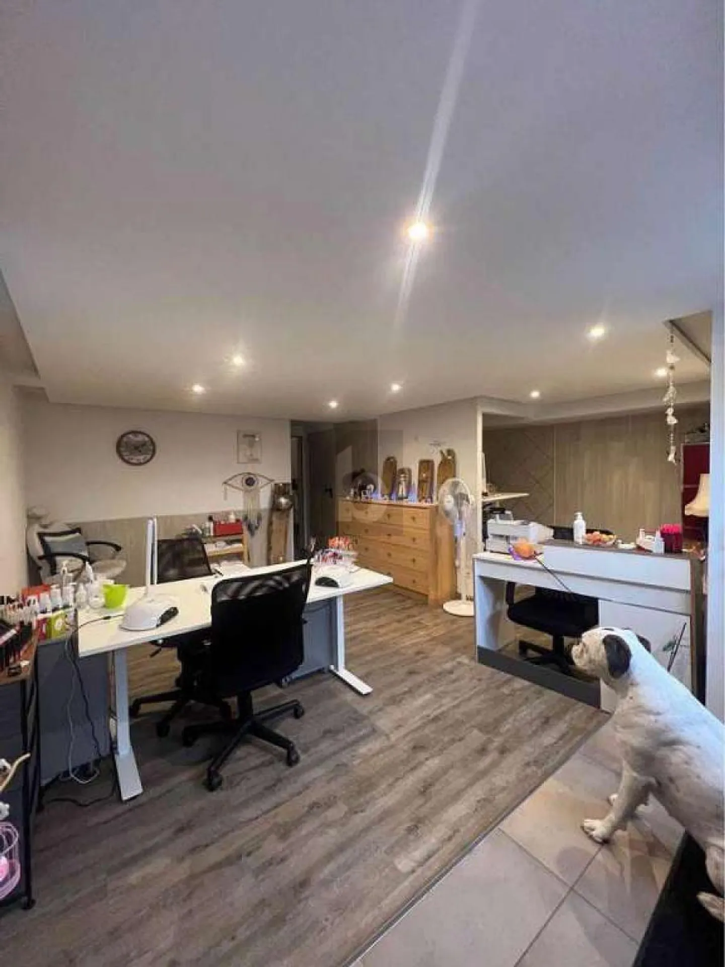 AU MILIEU DU VILLAGE, BEAUCOUP D'ESPACE ET DE POTENTIEL - Photo 2 sur 6