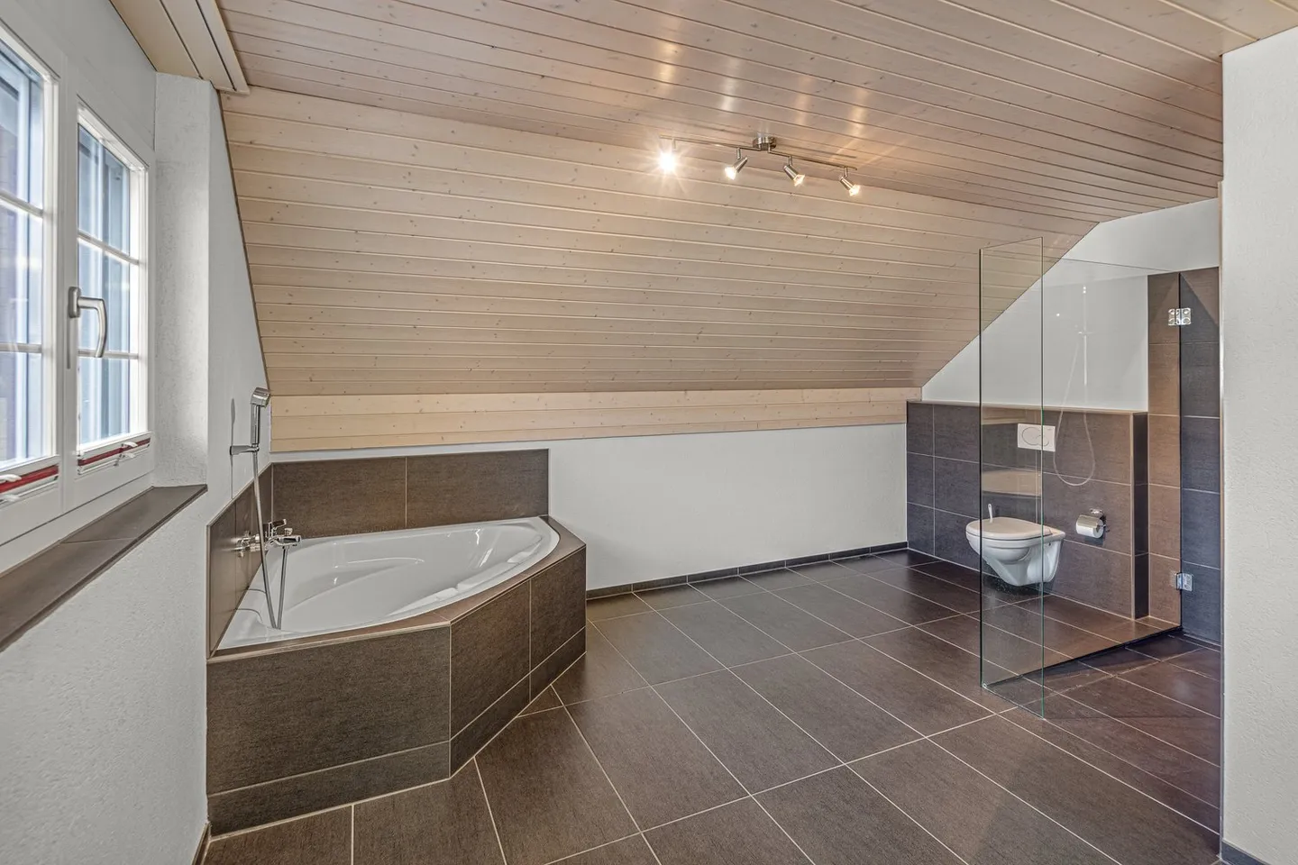 Charmantes Landhaus mit Platz - Foto 6 von 9