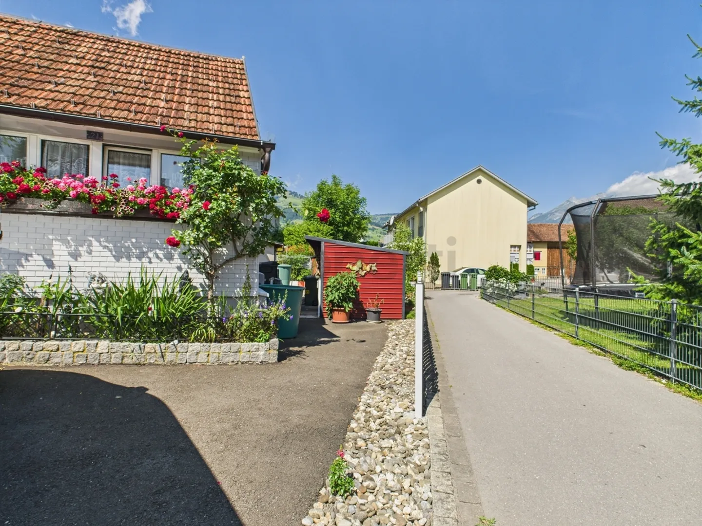 Einzigartiges 5-Zimmer Einfamilienhaus in Werdenberg, Kanton SG - Foto 9 von 12