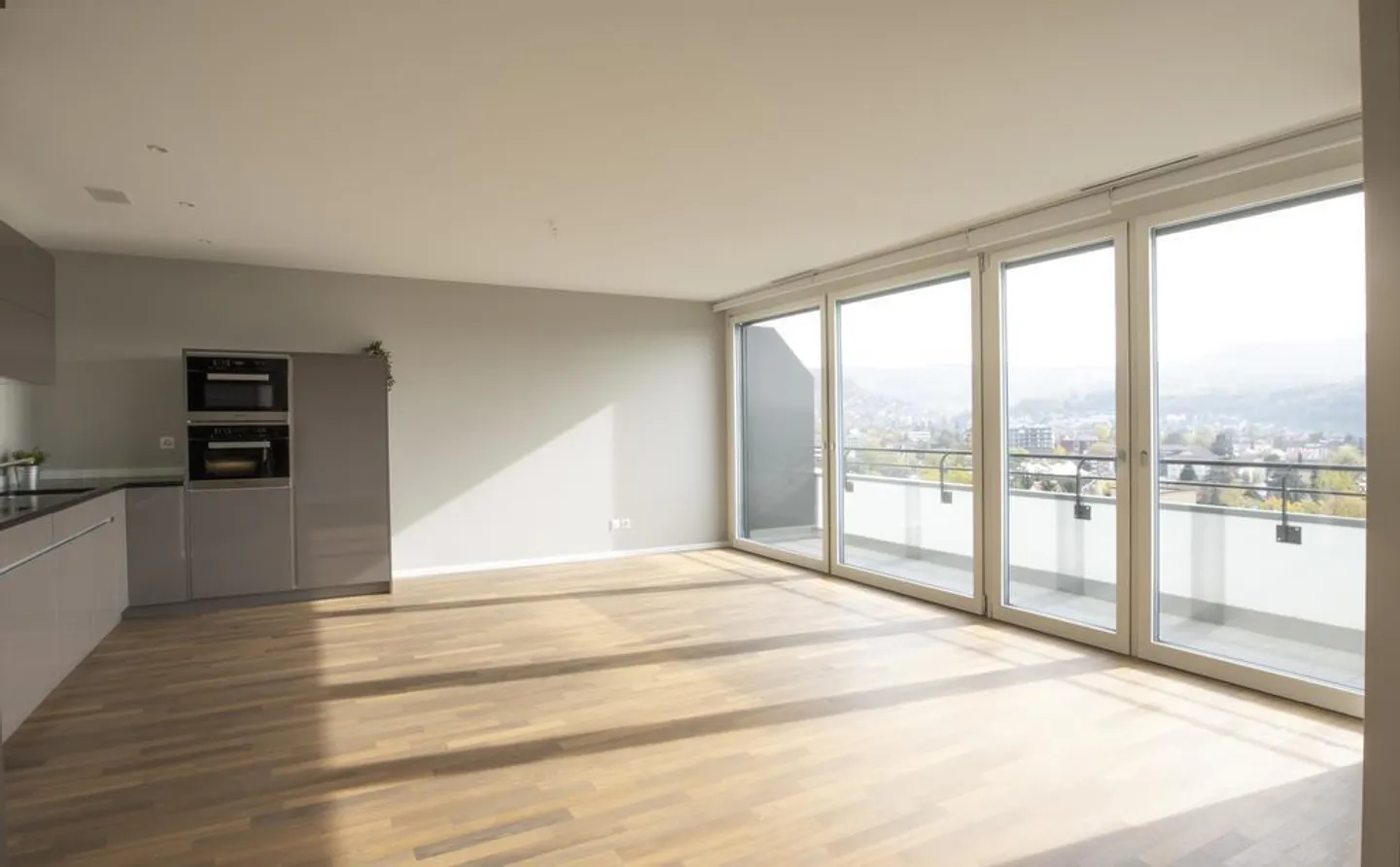 Attractive penthouse with fabulous views - Photo 3 of 11