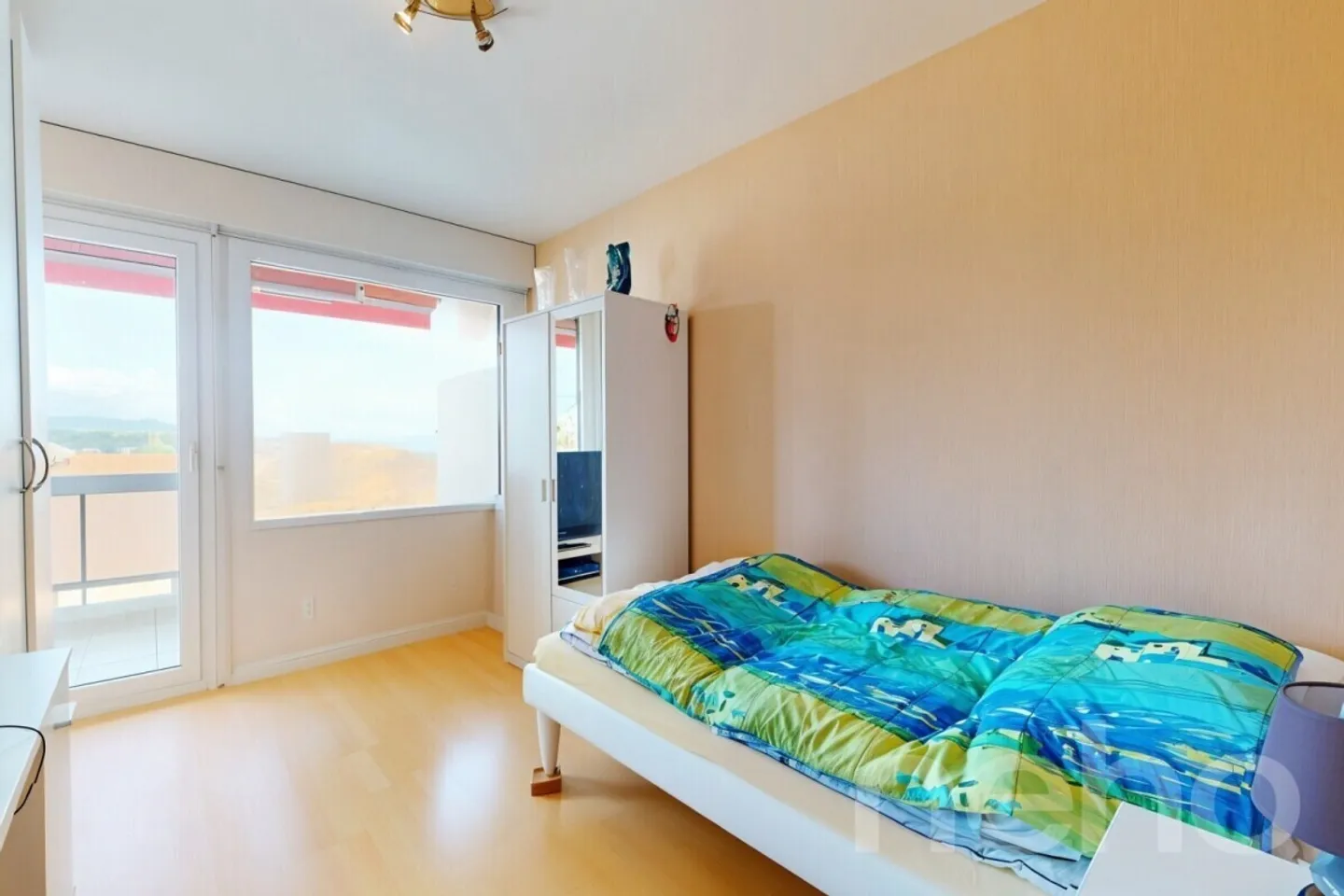 In Gland, 5,5 Zimmer von 142 m², geräumig und hell, in der Nähe des Sees - Foto 9 von 12