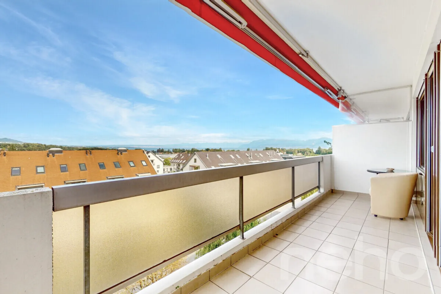 In Gland, 5,5 Zimmer von 142 m², geräumig und hell, in der Nähe des Sees - Foto 10 von 12