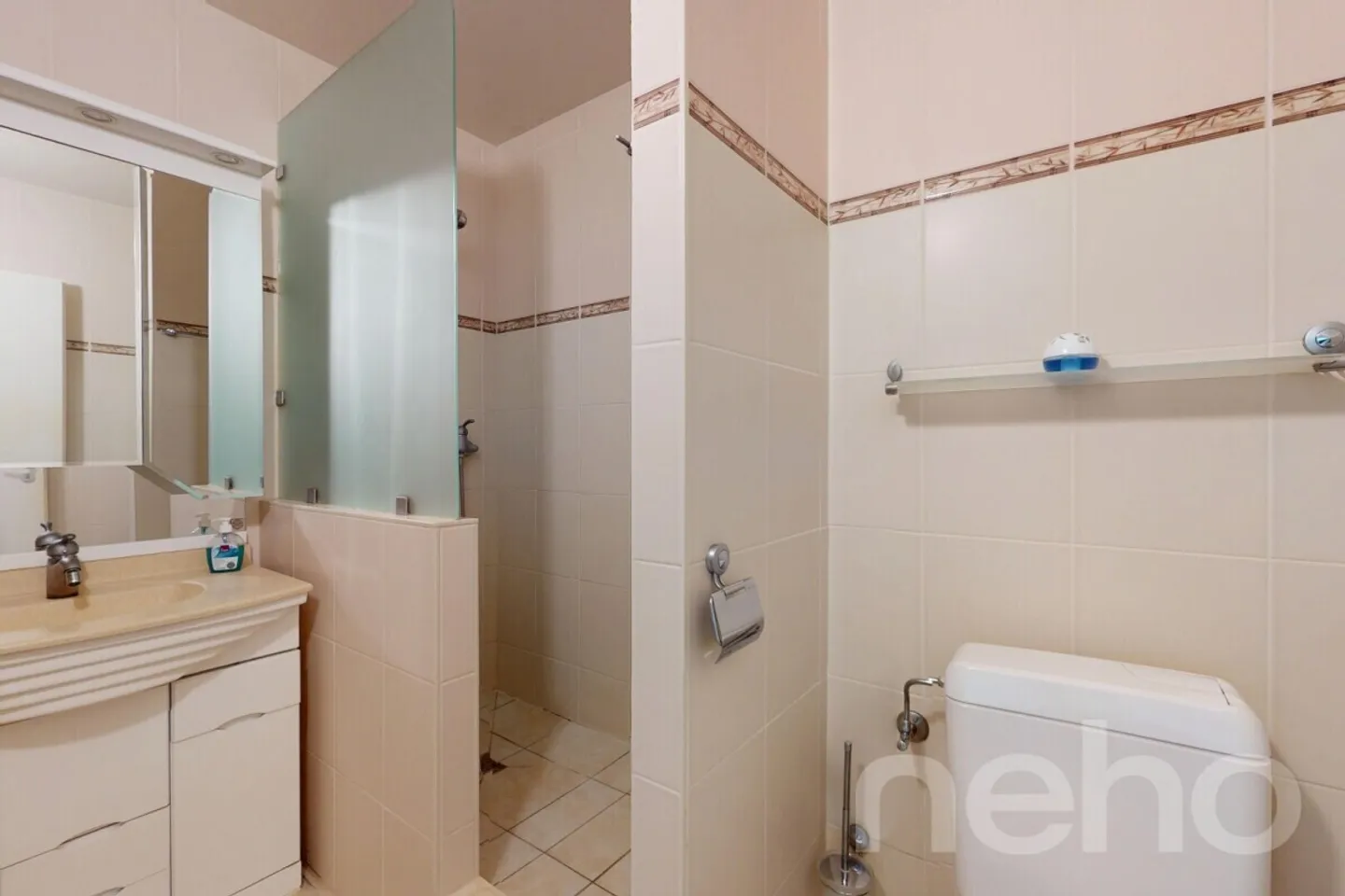 In Gland, 5,5 Zimmer von 142 m², geräumig und hell, in der Nähe des Sees - Foto 12 von 12