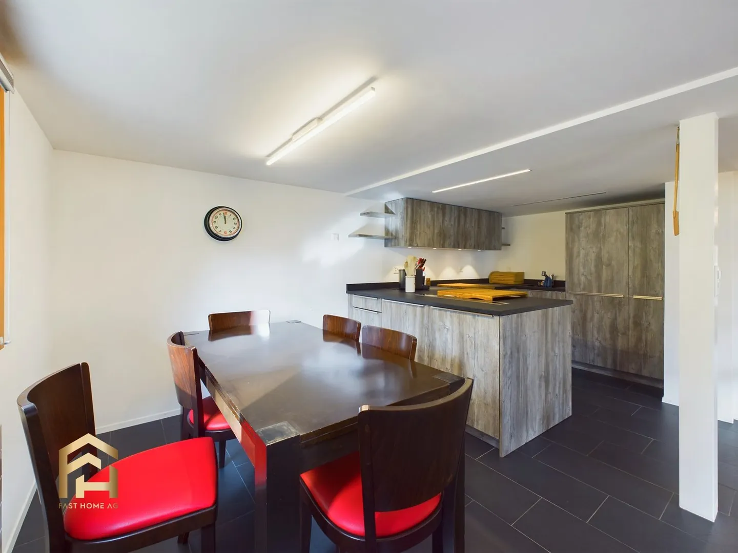 Une maison historique avec 3 appartements à Bitsch - Photo 7 sur 13