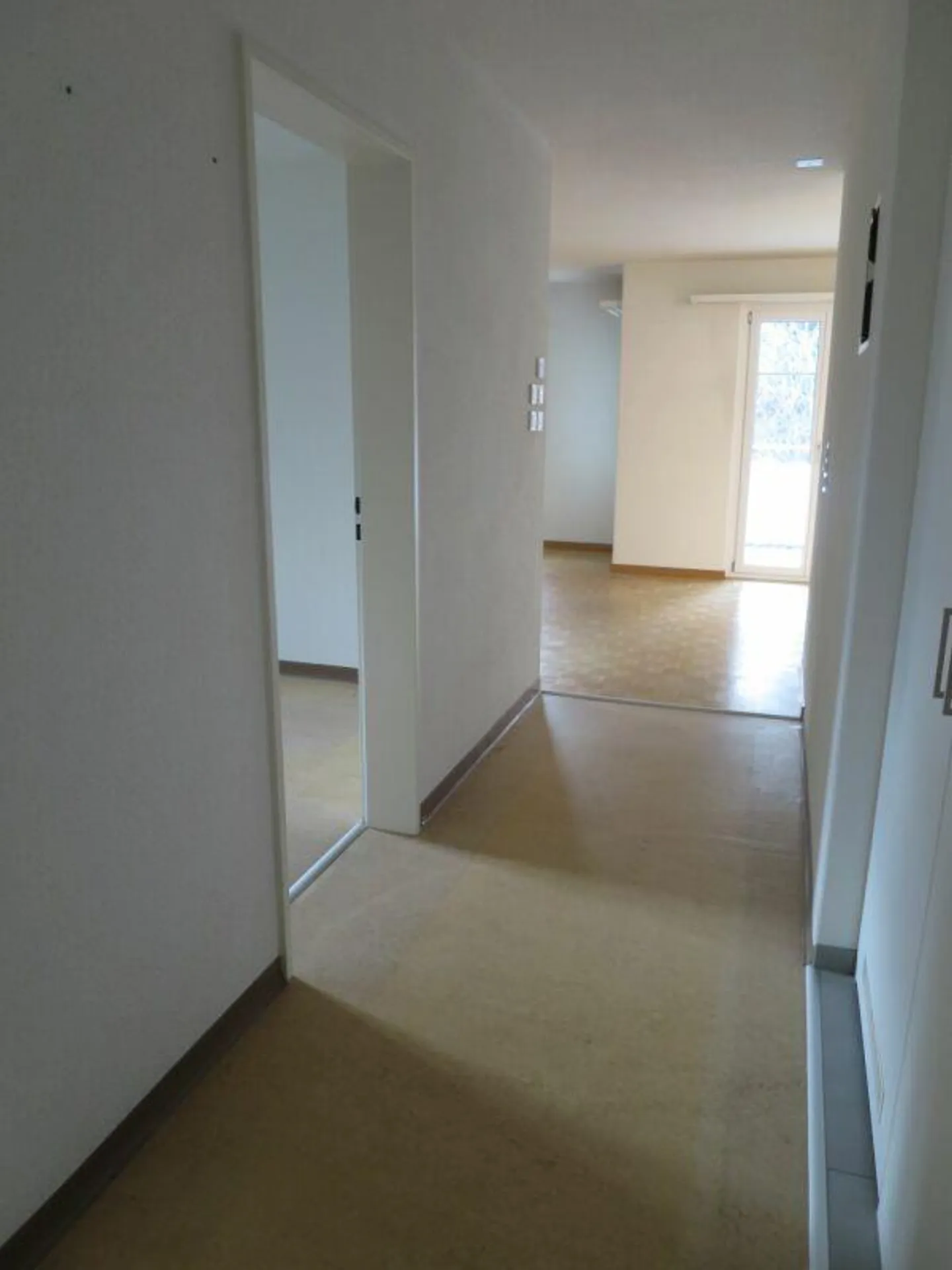 helle und modernisierte Wohnung - Photo 7 sur 11