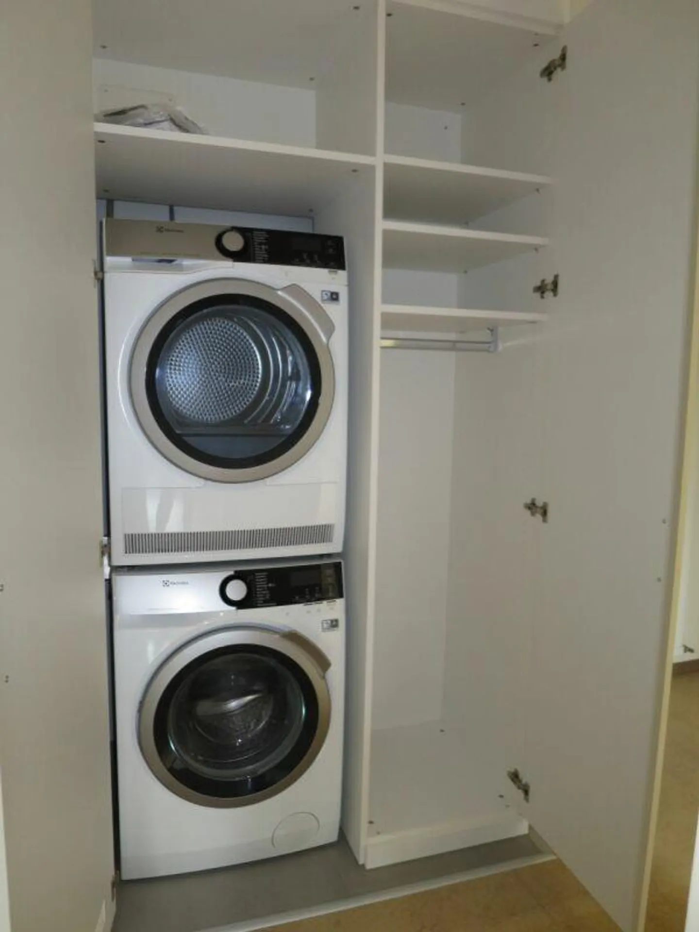 helle und modernisierte Wohnung - Photo 9 sur 11