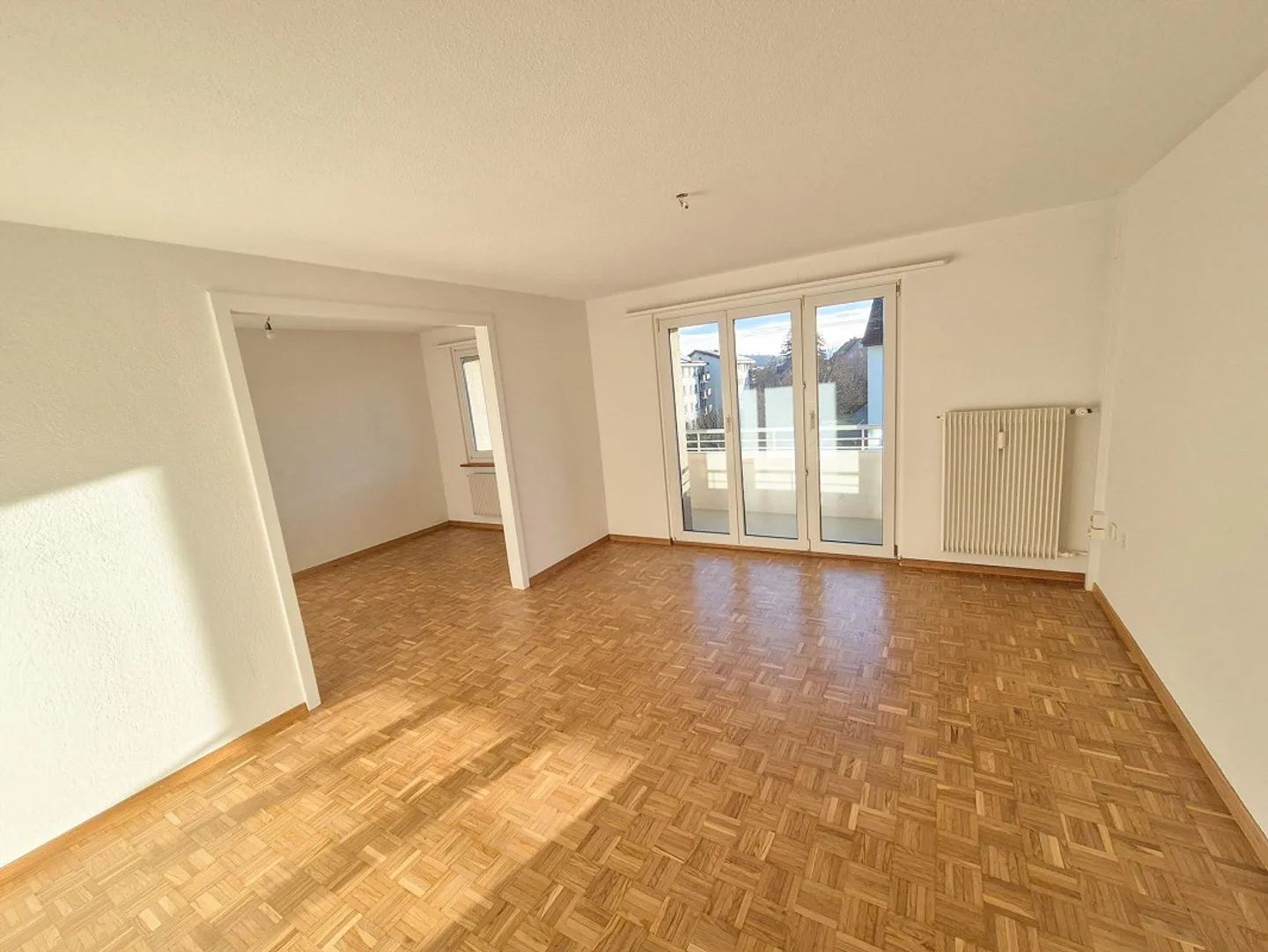 praktische 4-Zimmer Wohnung mit renoviertem Bad und Küche - Foto 1 von 15