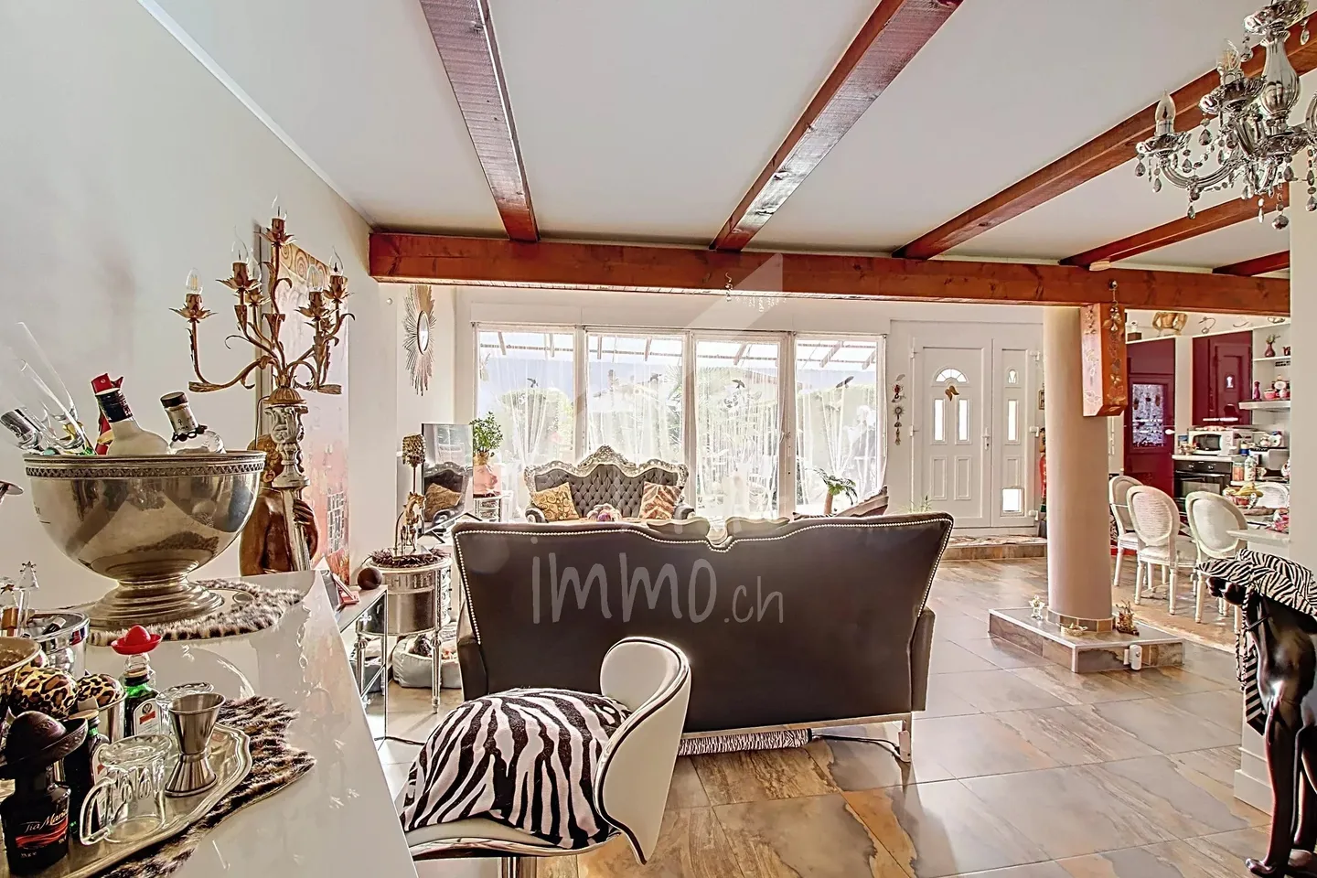 Ertragsgebäude mit 9 Einheiten, ausgezeichnete Zustand, nahe dem Zentrum - Foto 9 von 9