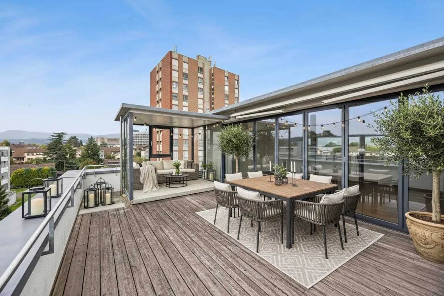 Exklusive Attika mit Terrasse - Foto 3 von 13