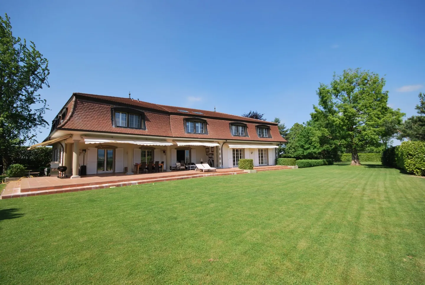 Elegant Manor House Near Fribourg - Photo 1 of 10