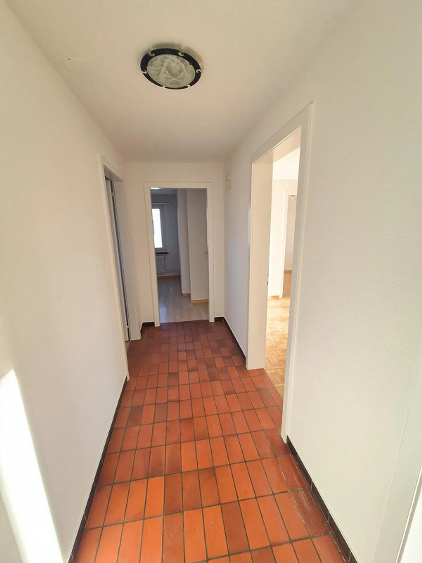 praktische 4-Zimmer Wohnung mit renoviertem Bad und Küche - Foto 10 von 15