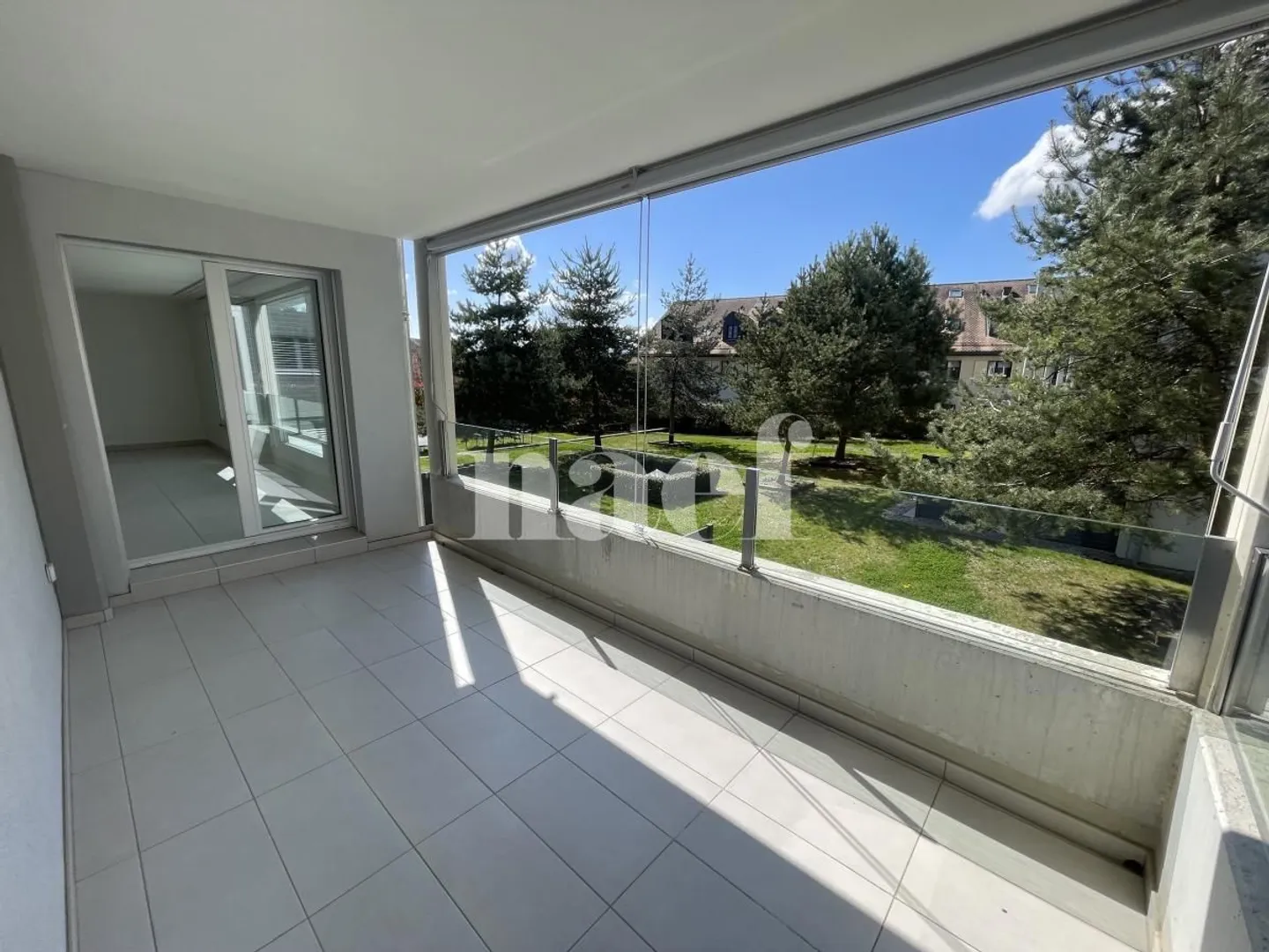 Im Zentrum des Dorfes - Schönes 3-Zimmer-Apartment im 1. Stock mit großem Balkon - Foto 1 von 8