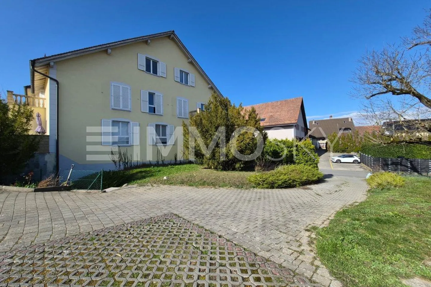 For Investors: Building 8 Minutes from Echallens (Yield approx. 4.13%) - Photo 1 of 5