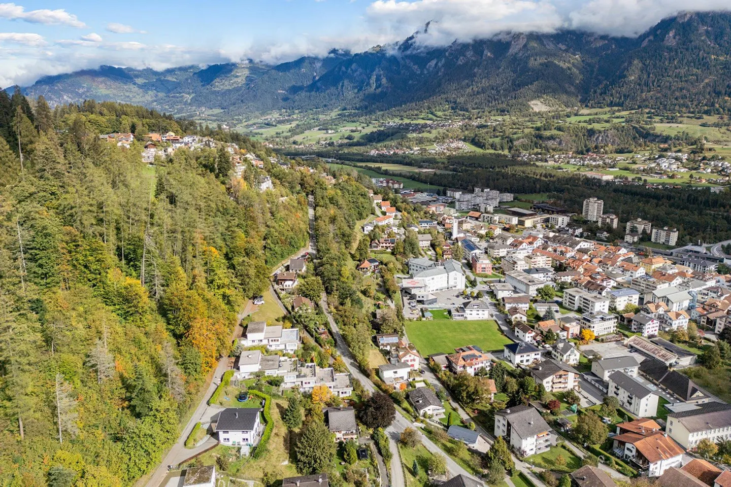 Appartement en maisonette avec vue panoramique et jardin privé - Photo 3 sur 4