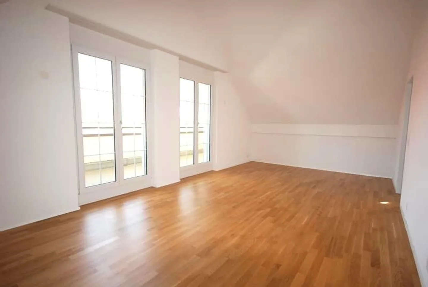 Modern Maisonette Apartment for Rent - Photo 3 of 6