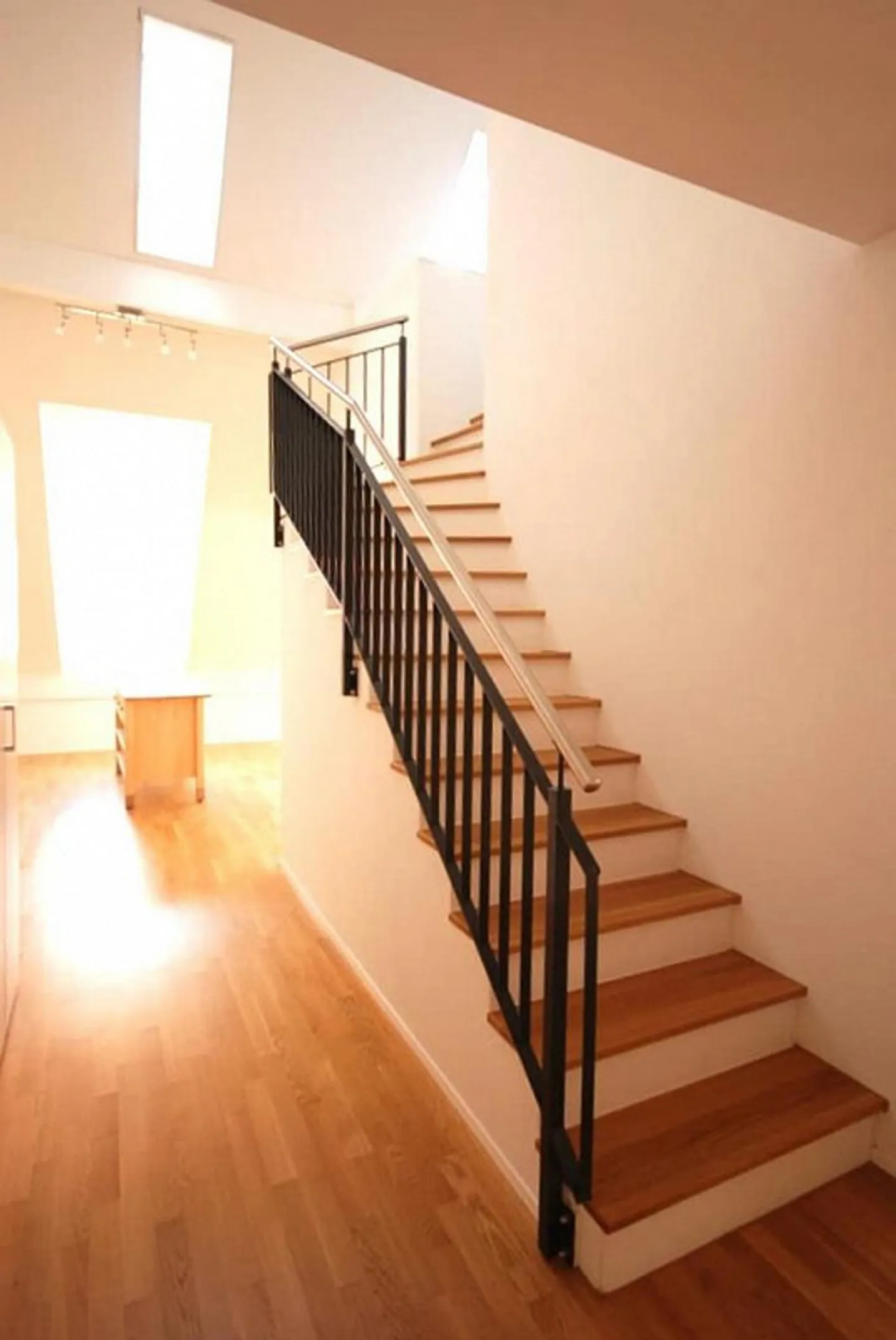Modern Maisonette Apartment for Rent - Photo 2 of 6