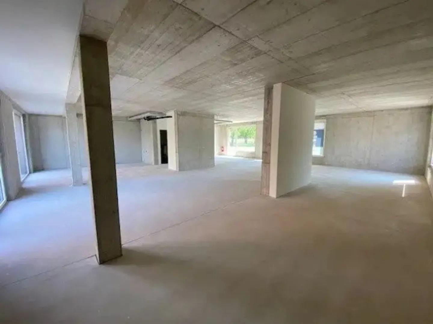 Your new business location: Practice? Workshop? Office? Everything is possible! - Photo 3 of 7