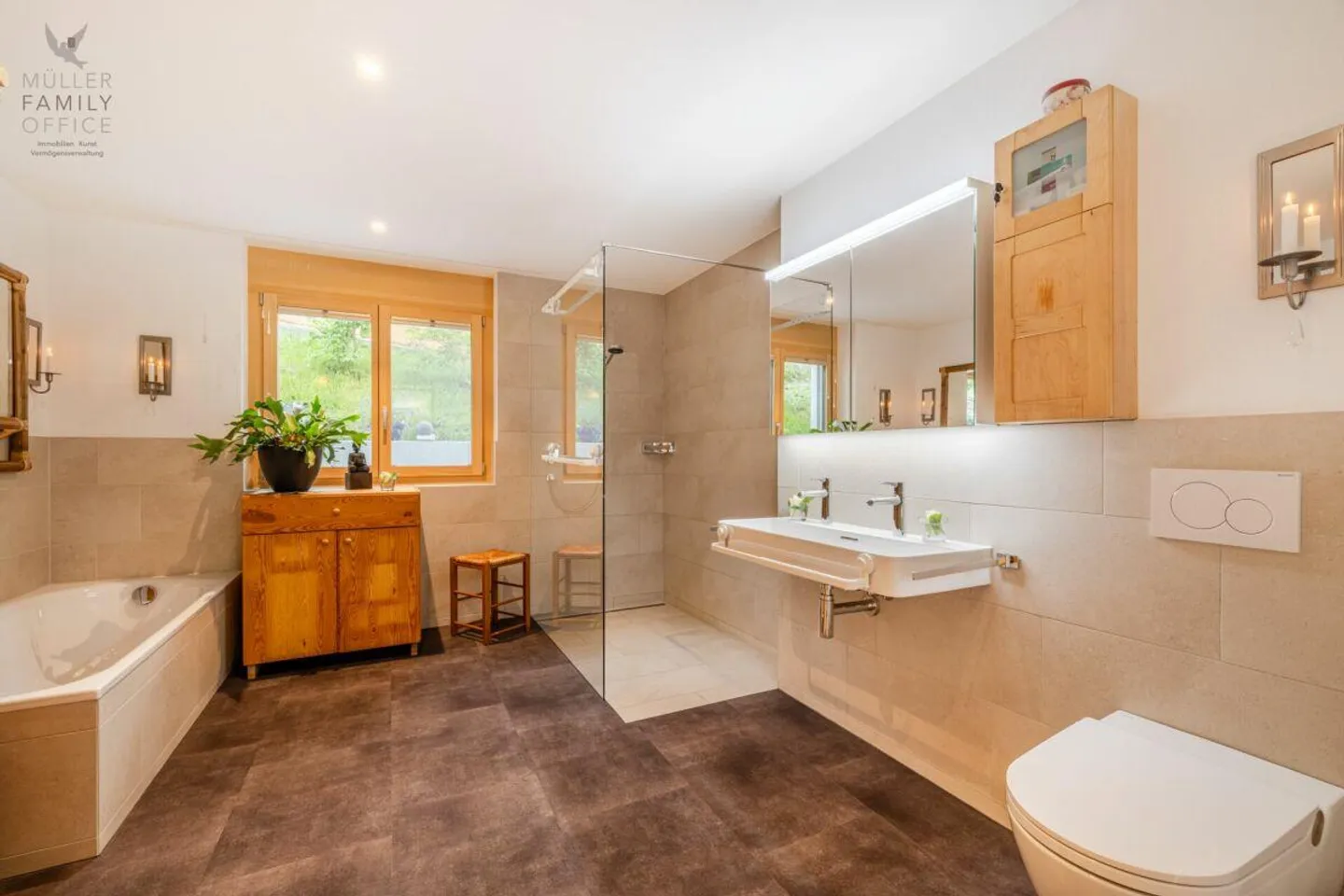 Stilvolle 3 1/2 Zimmer-Gartenwohnung (Erstwohnung) mit Einfamilienh... - Foto 7 von 13