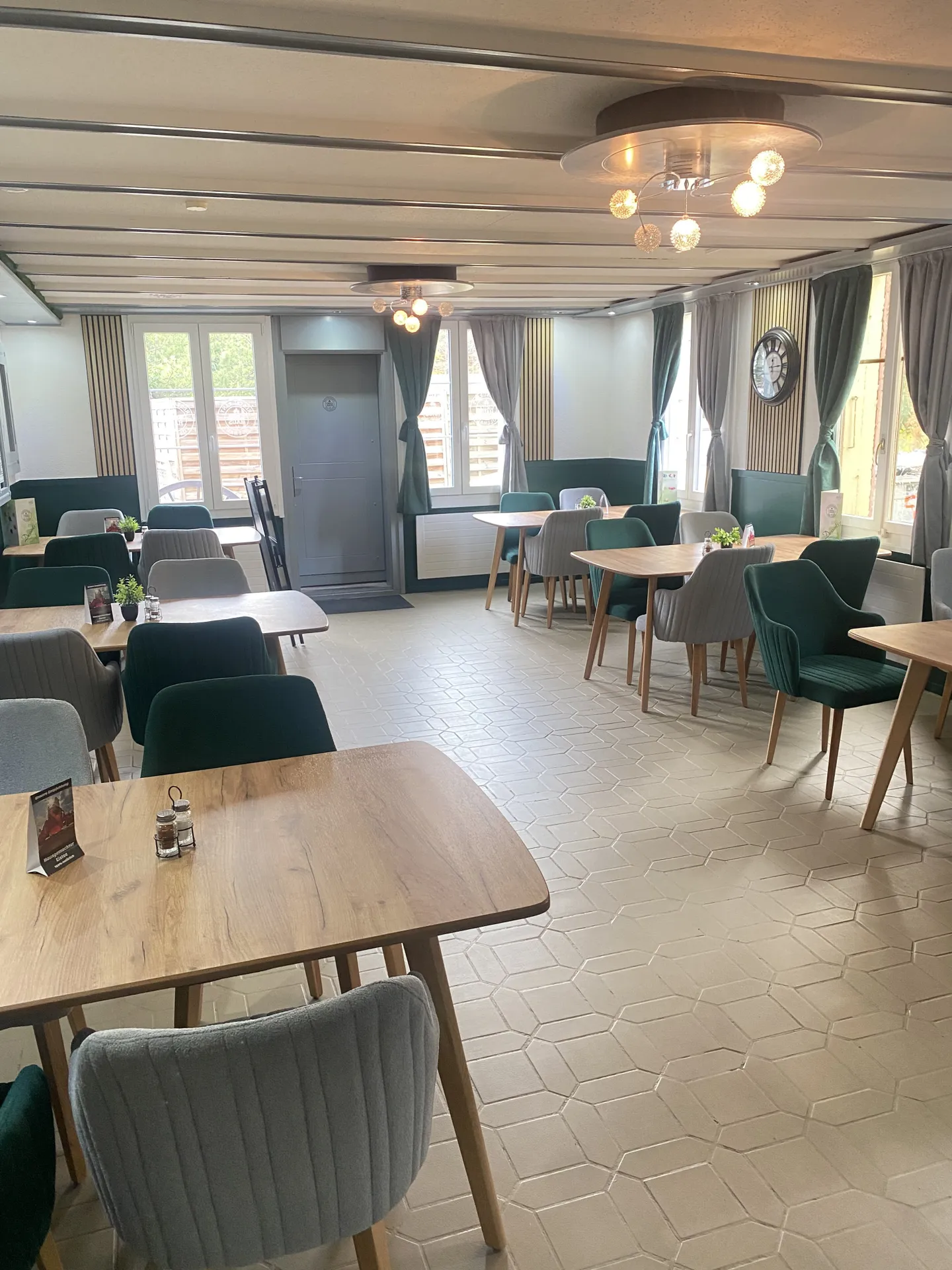 Hotel in vendita - Foto 2 di 7