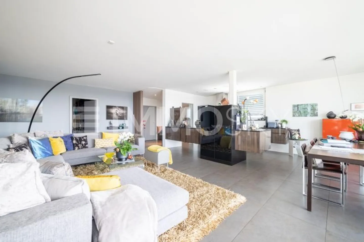 Exklusive Terrassenwohnung in Gampelen - Foto 4 von 5