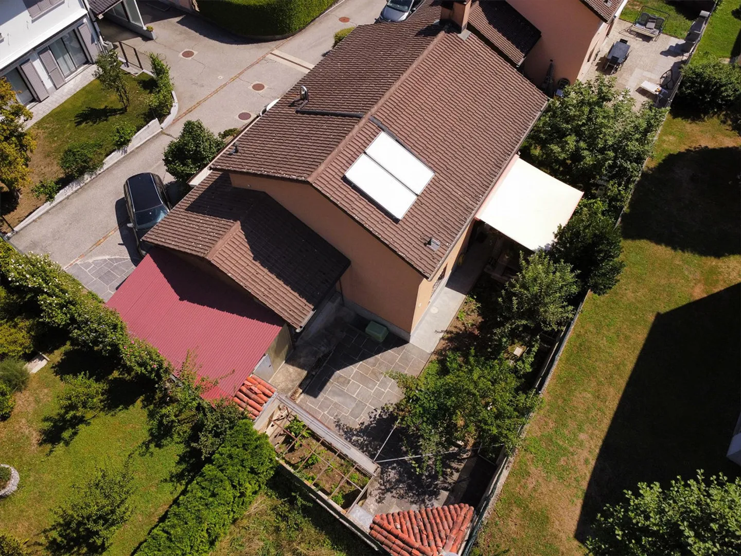 Incantevole Casa Familiare a Lumino - Foto 4 di 13