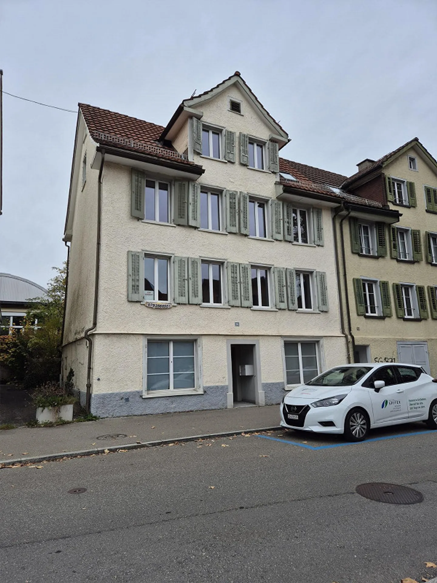 Vivre et travailler dans une structure de bâtiment ancien flexible en milieu urbain - Photo 1 sur 10