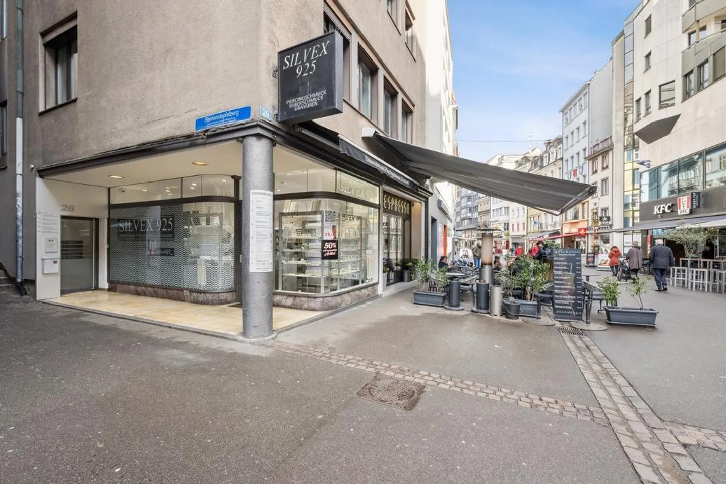 Spazio commerciale attraente - Ex salone di bellezza in buona posizione - Foto 1 di 9