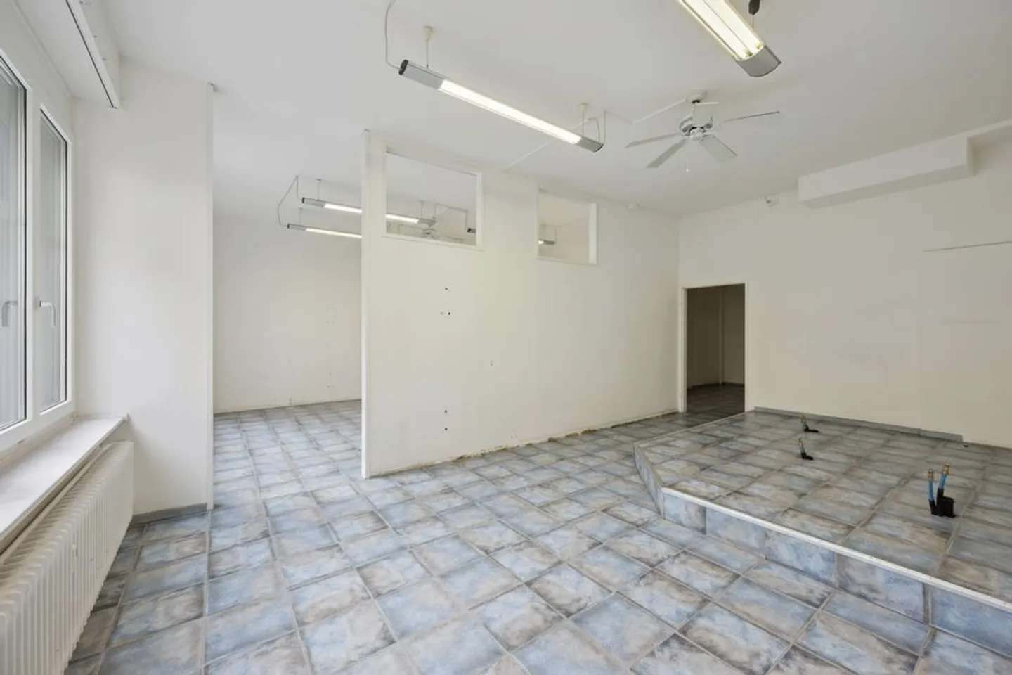 Spazio commerciale attraente - Ex salone di bellezza in buona posizione - Foto 5 di 9