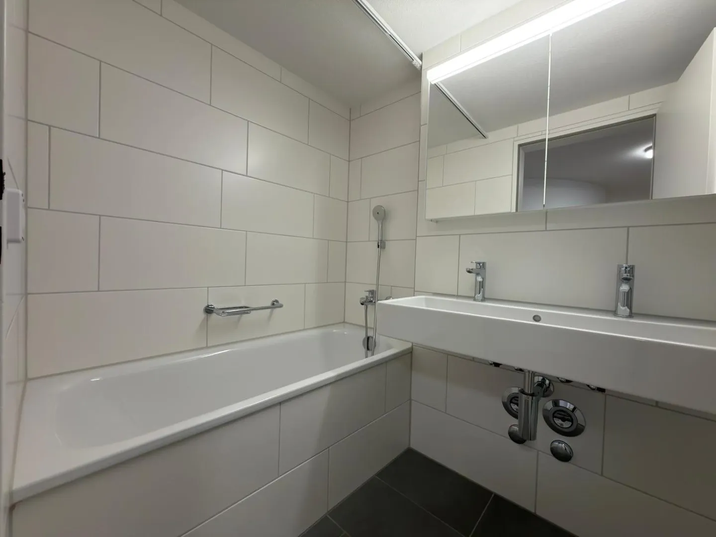 Moderne 4.5 pièces / Superbe 4,5 pièces moderne - Photo 6 sur 12