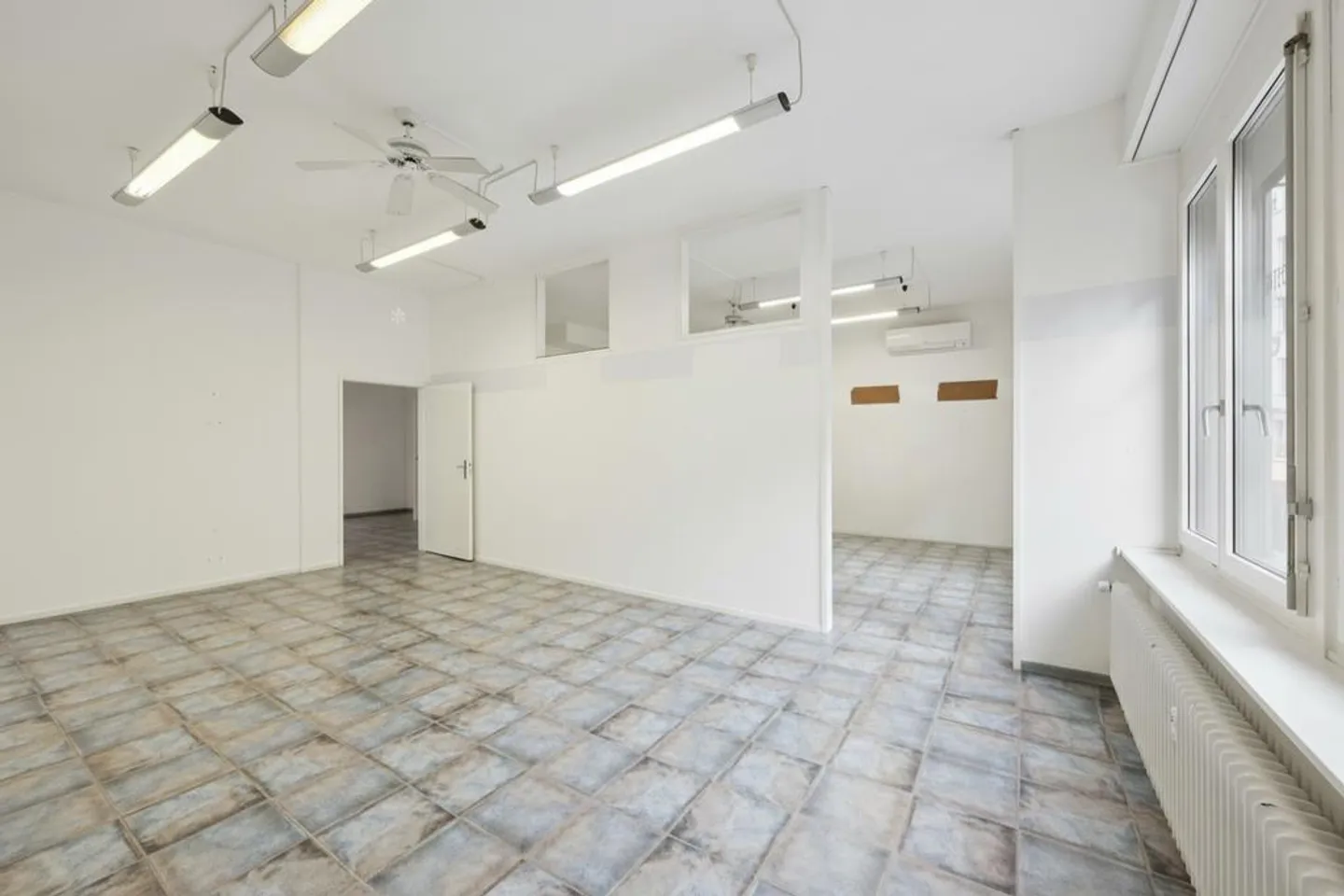 Spazio commerciale attraente - Ex salone di bellezza in buona posizione - Foto 6 di 9