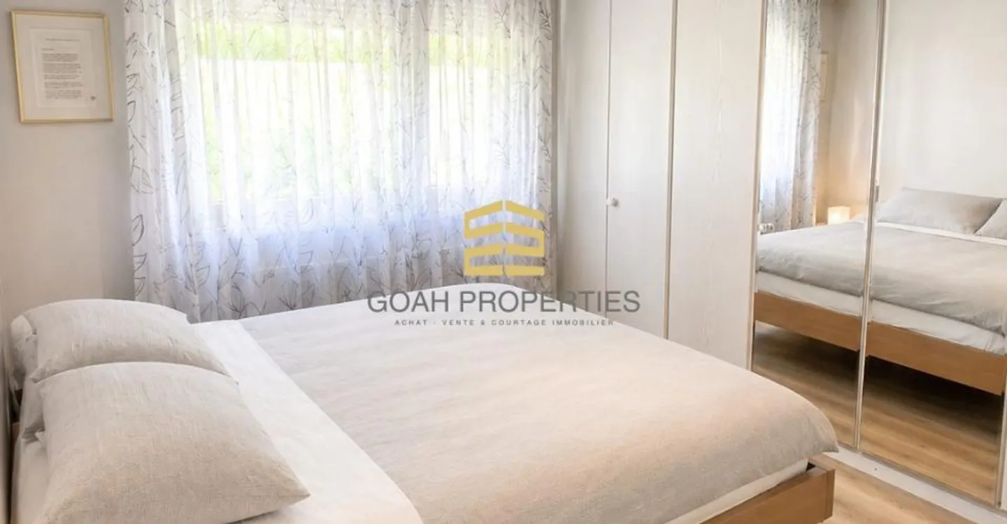 Superb 4.5-room apartment offering 140 m² with a magnificent view of the lake - Photo 1 of 6