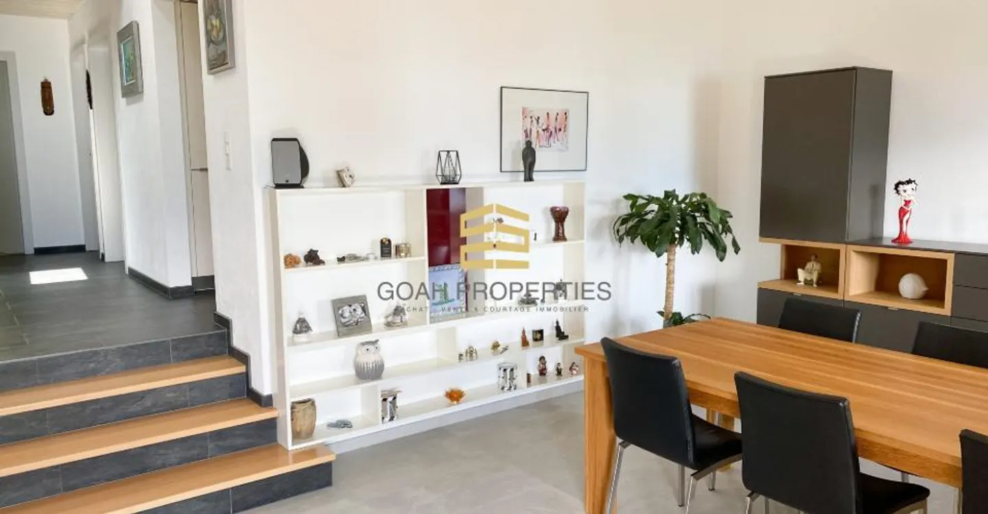 Superb 4.5-room apartment offering 140 m² with a magnificent view of the lake - Photo 3 of 6
