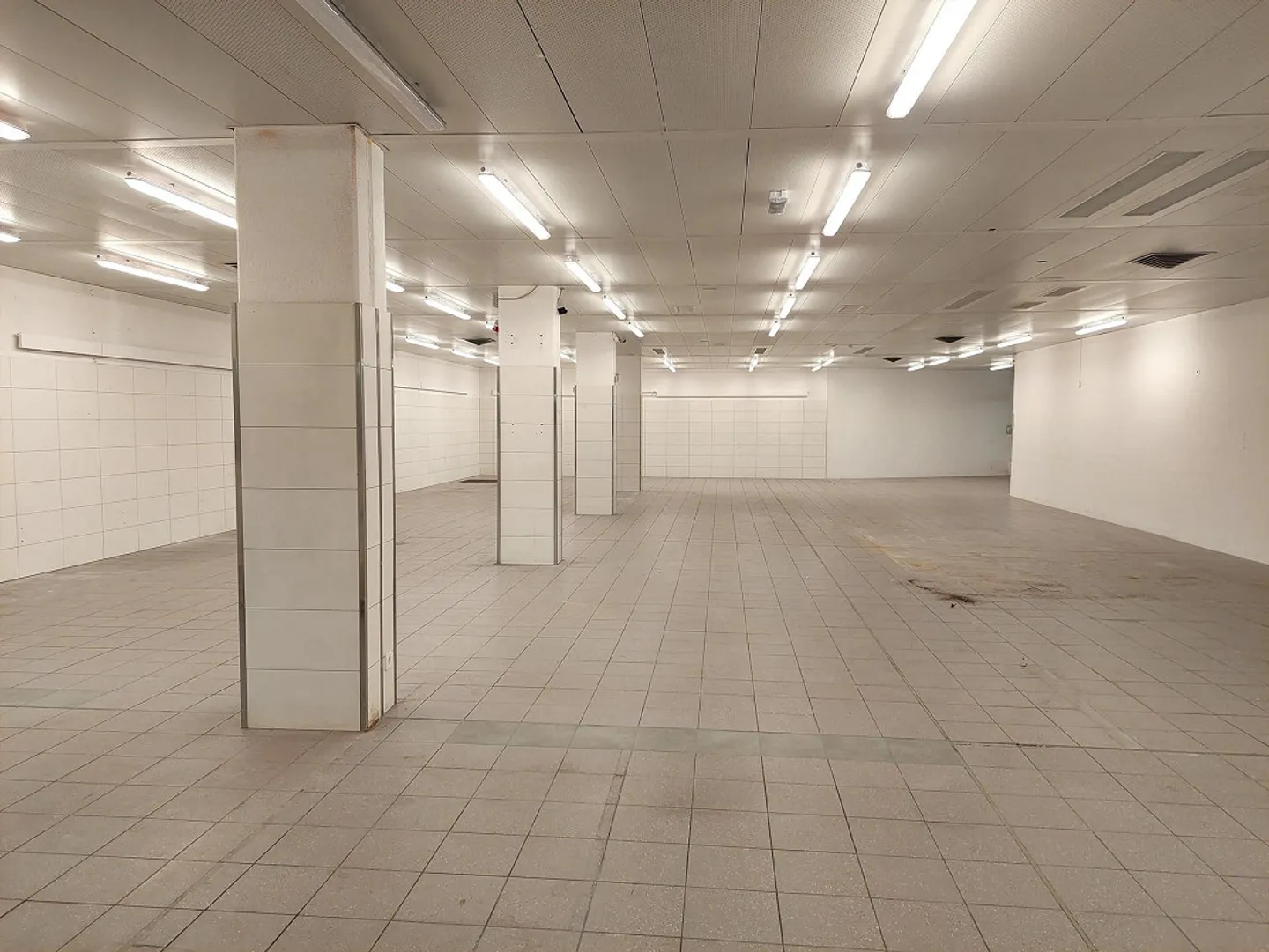 Geräumige Gewerbefläche in Thun - Foto 3 von 10