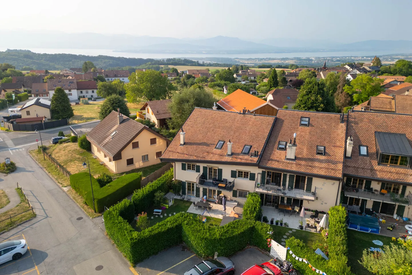 Zeitgenössische Wohnung mit Garten - Foto 3 von 13