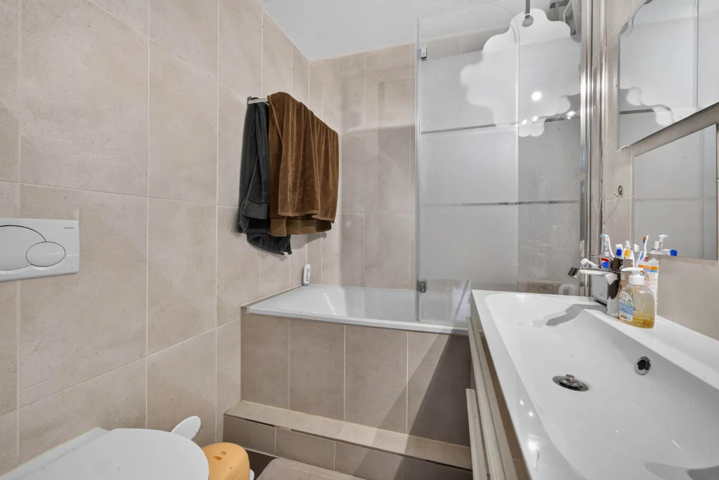 Zeitgenössische Wohnung mit Garten - Foto 8 von 13