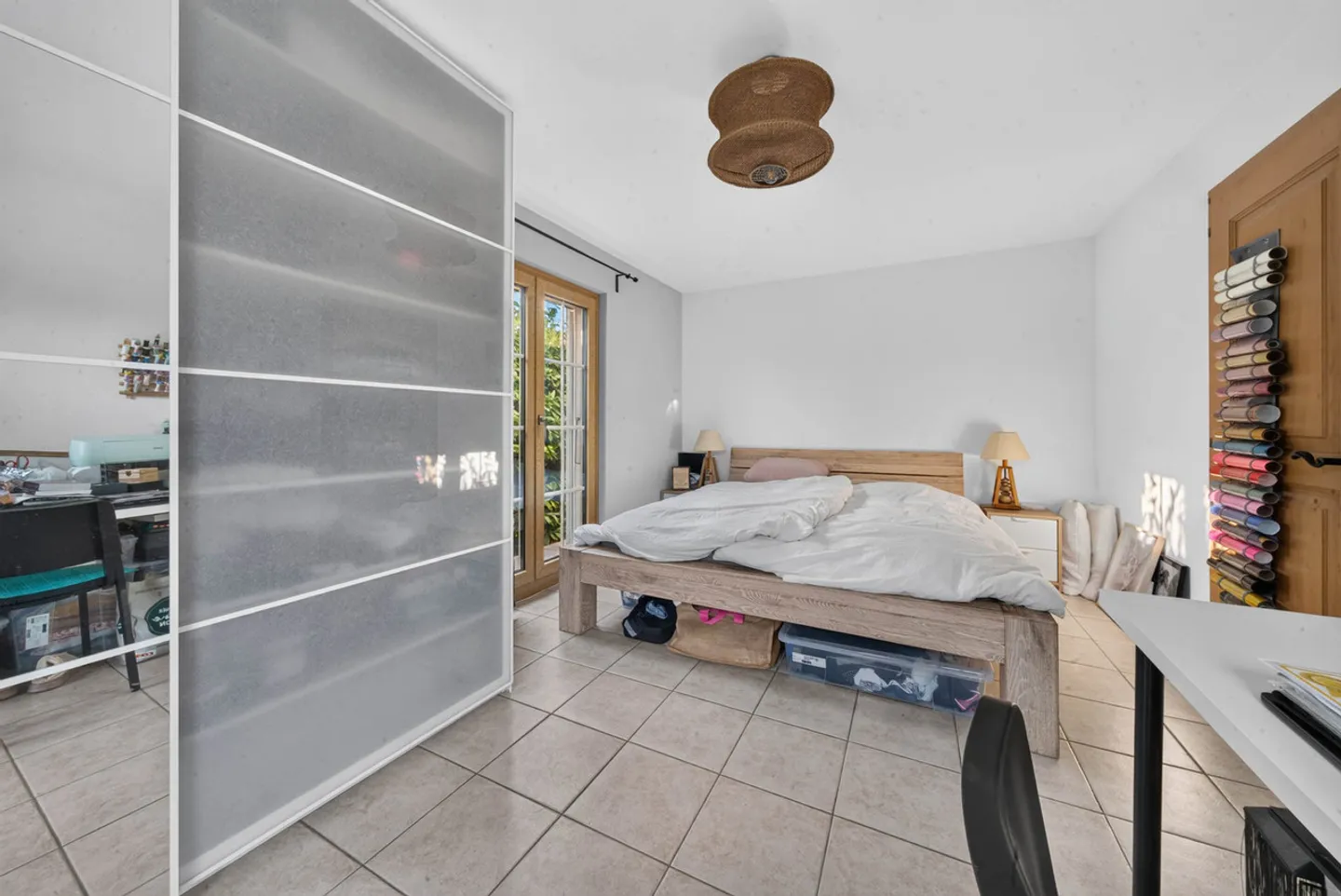Zeitgenössische Wohnung mit Garten - Foto 9 von 13