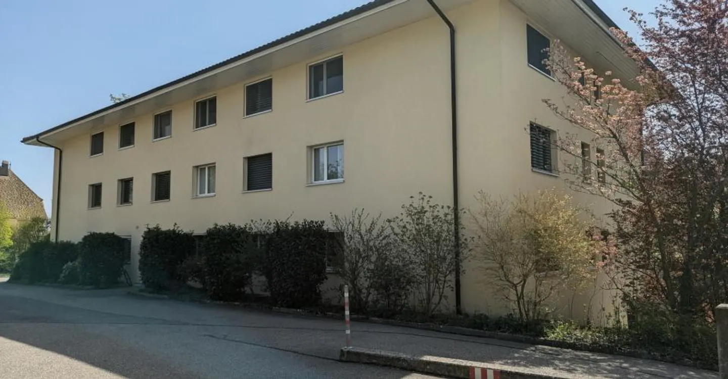 Magnifico appartamento di 6 stanze di 169 m² in una ricercata zona residenziale di Colombier - Foto 2 di 8