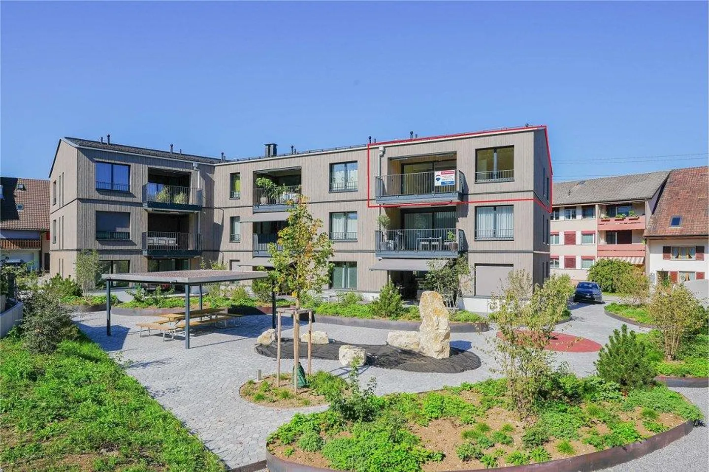 Vivere in modo sostenibile e centrale: Un altro attico di 4,5 stanze pronto per essere abitato - Foto 1 di 13