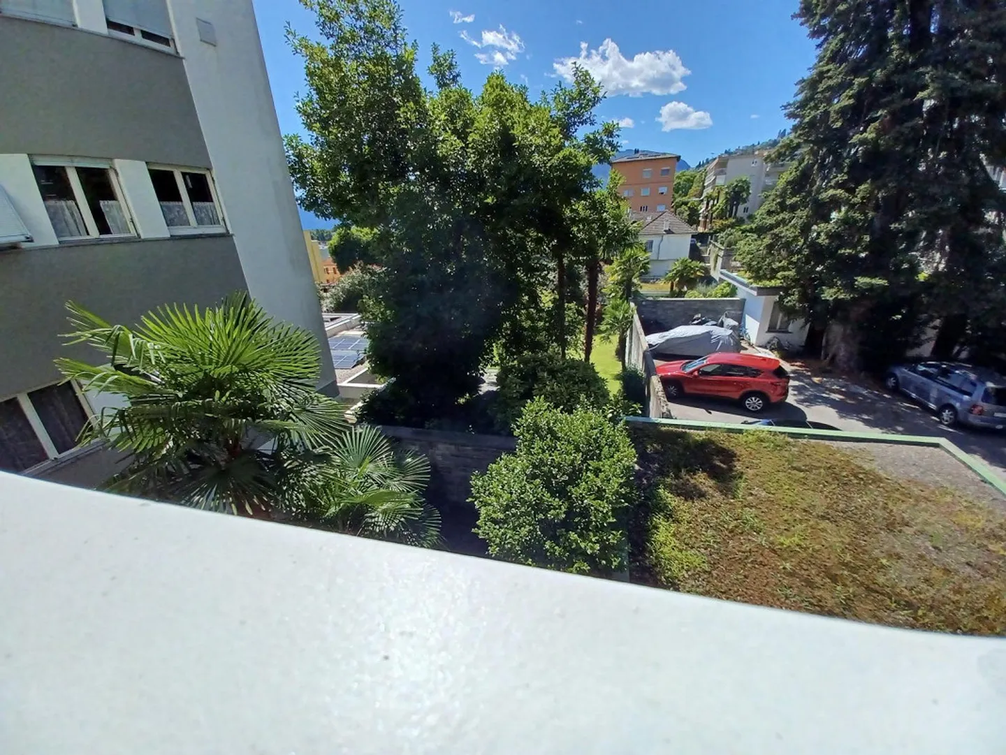 Beautiful renovated apartment - Photo 4 of 5