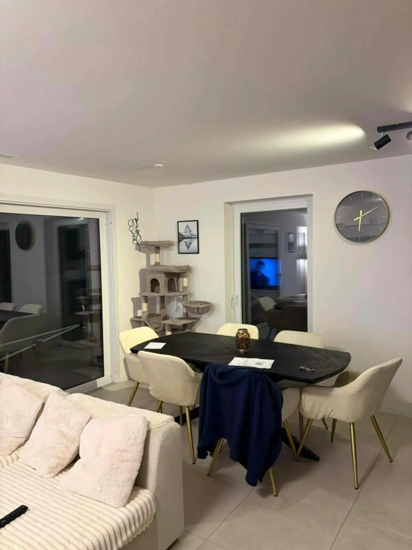 Schönes 3.5-Zimmer-Apartment mit Außenbereich - Photo 3 sur 9