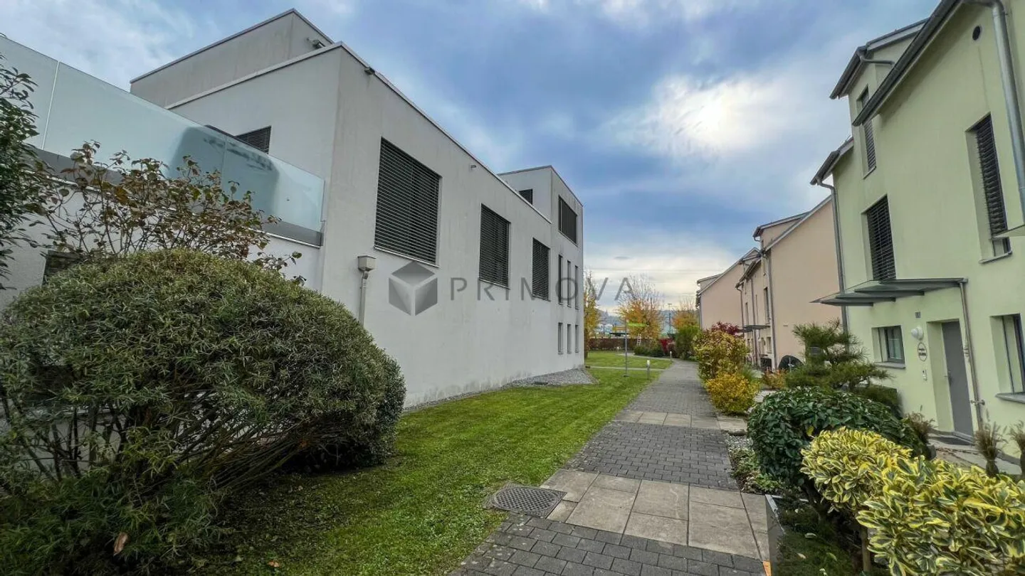 Clever investing or comfortable living - furnished studio with ... - Photo 2 of 5