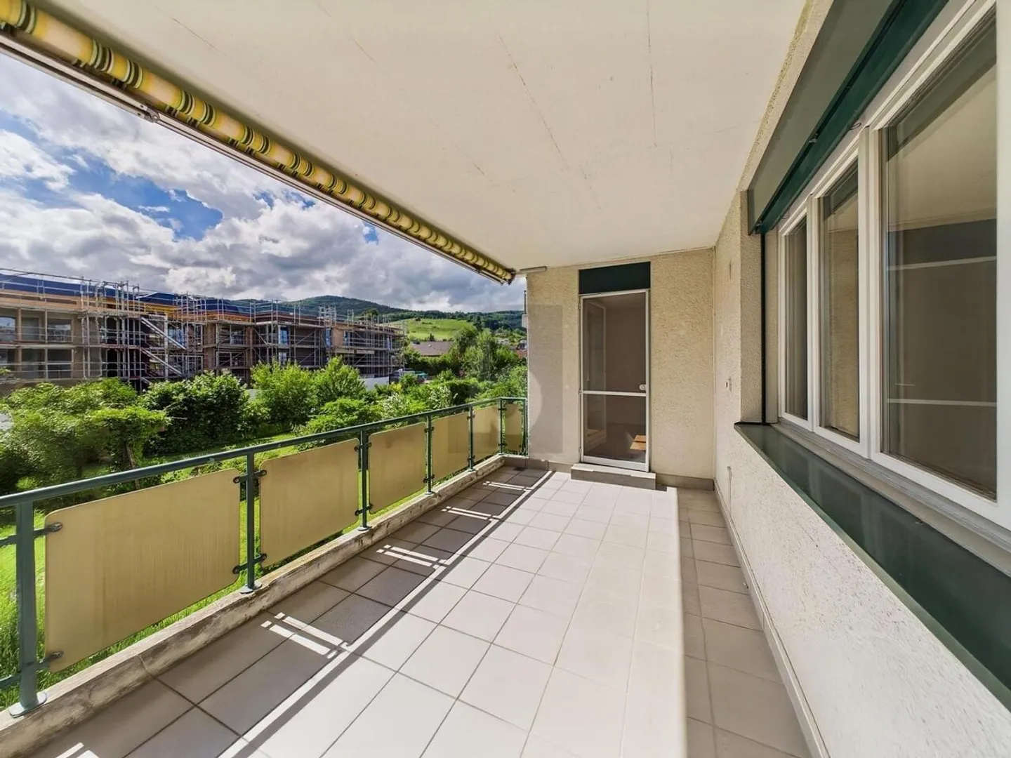Geräumige Wohnung mit Weinblick - Foto 2 von 6